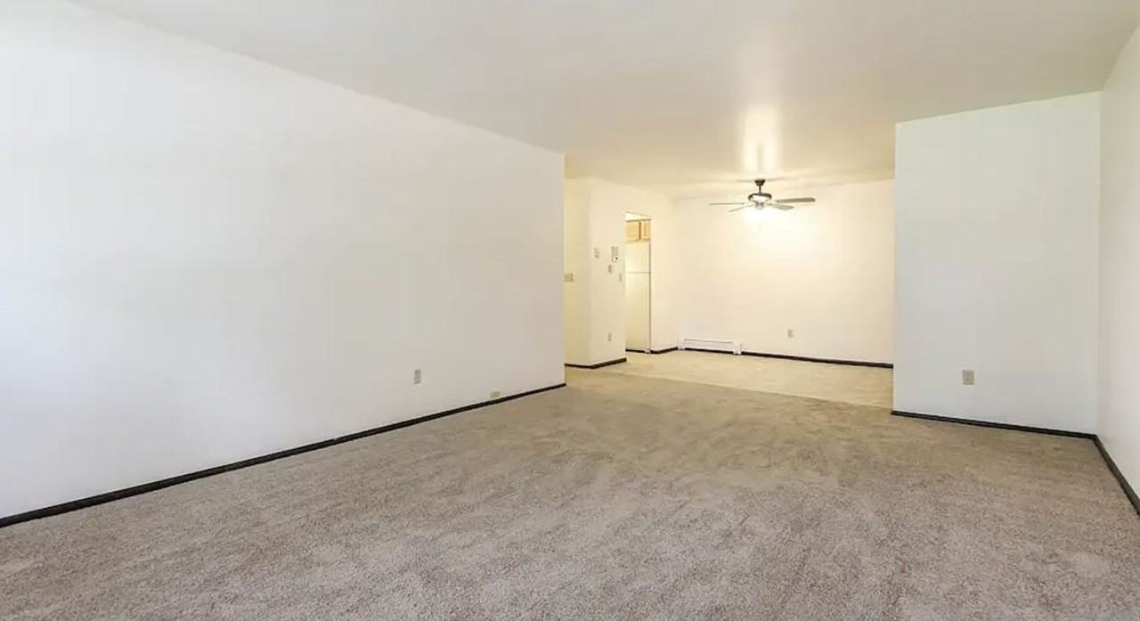 305 Sheffield Rd - Photo 5 of 10