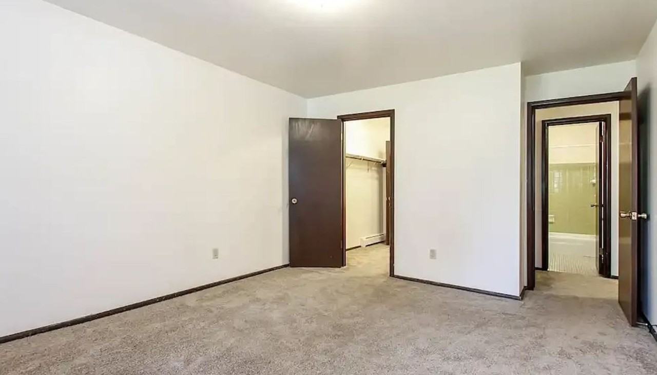 305 Sheffield Rd - Photo 6 of 10