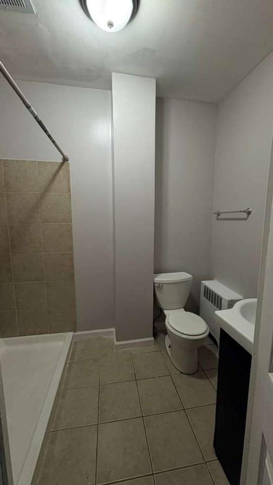 655 Franklin St - Photo 3 of 11