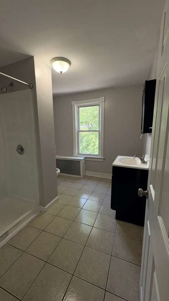 655 Franklin St - Photo 6 of 11