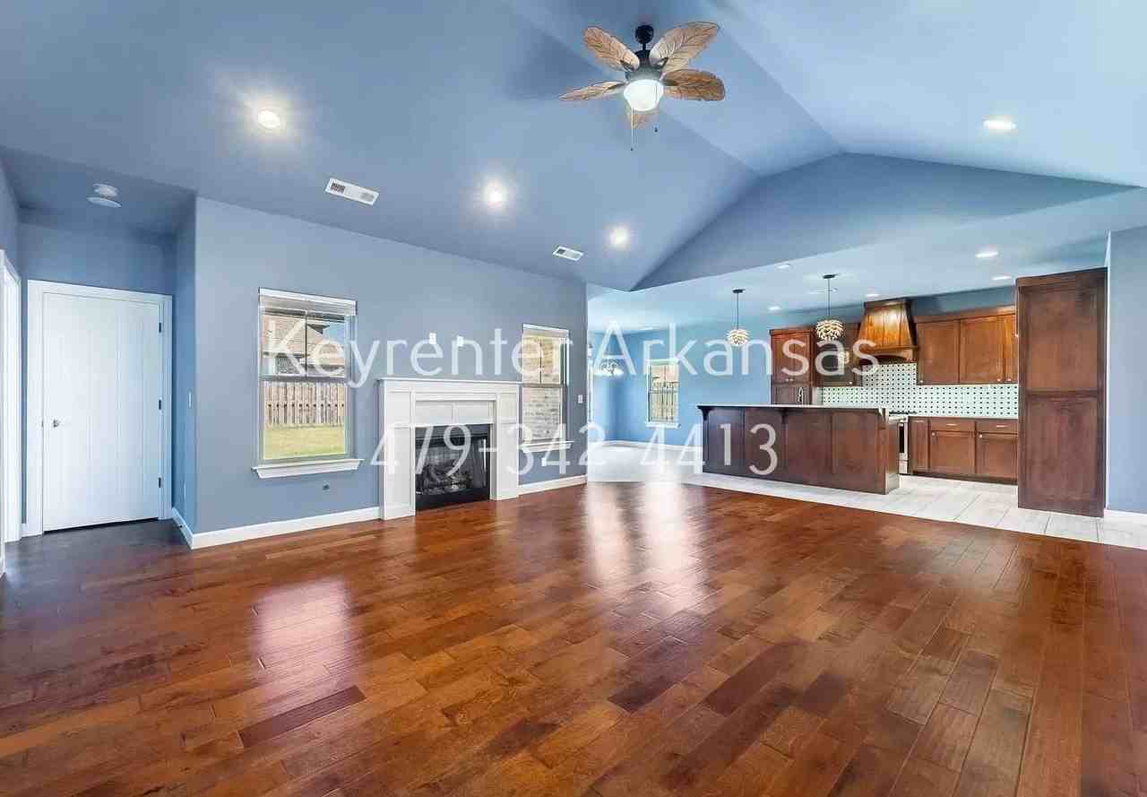 2400 Sw Worthington Ave - Photo 2 of 21