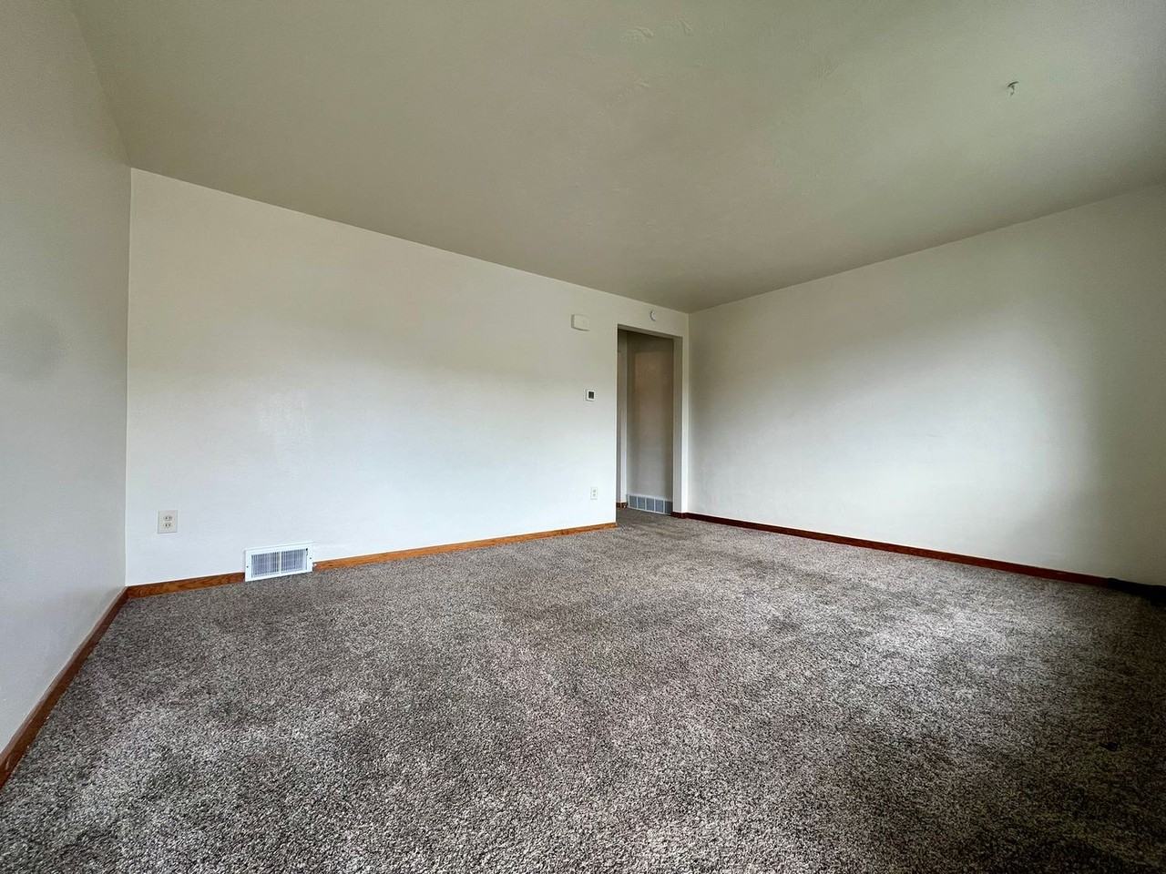 107 Savors Ct - Photo 3 of 10