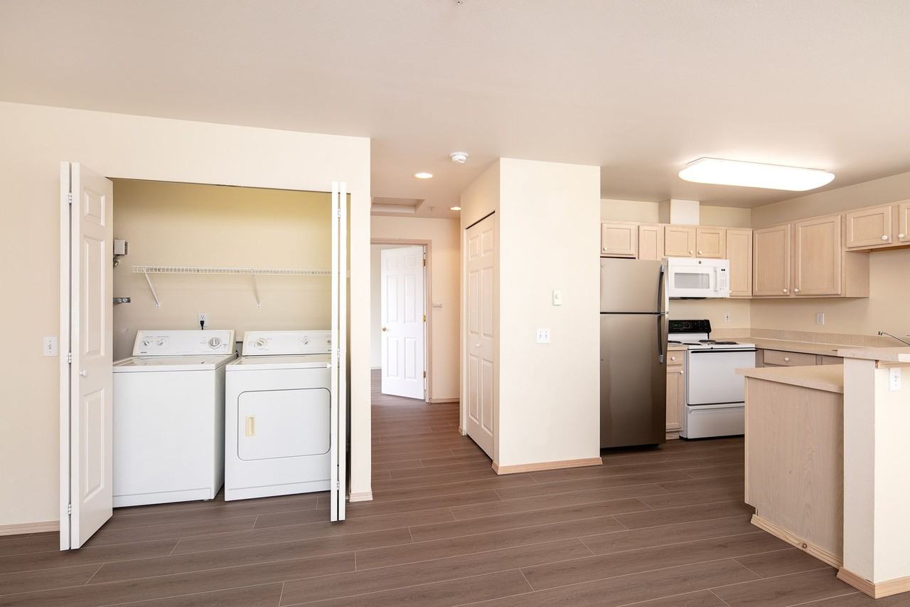 928 N 97th St Apartments - Photo 3 of 18