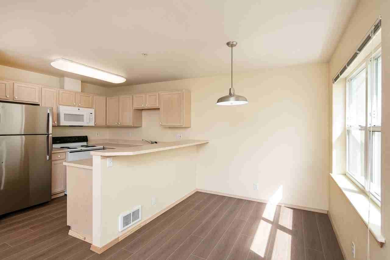 928 N 97th St Apartments - Photo 7 of 18