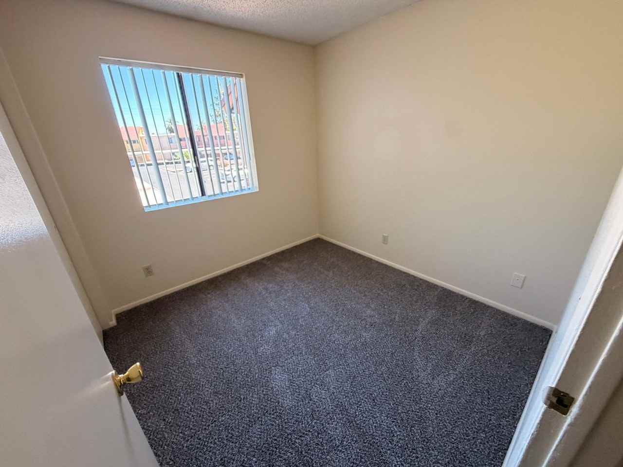1 bedroom, 1 bath unit near the light rail in Tempe! - Photo 5 of 15