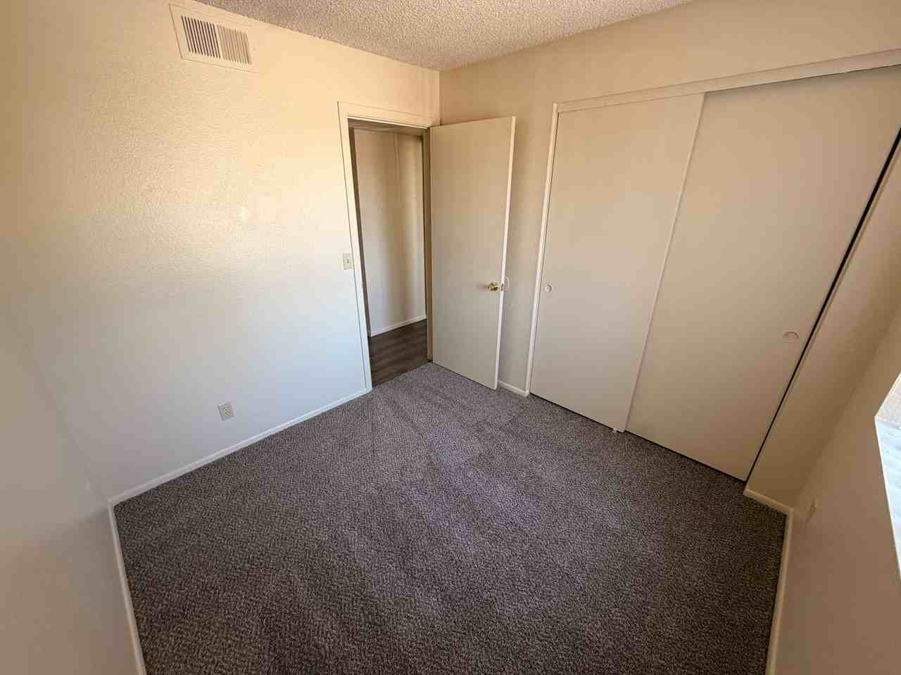 1 bedroom, 1 bath unit near the light rail in Tempe! - Photo 6 of 15
