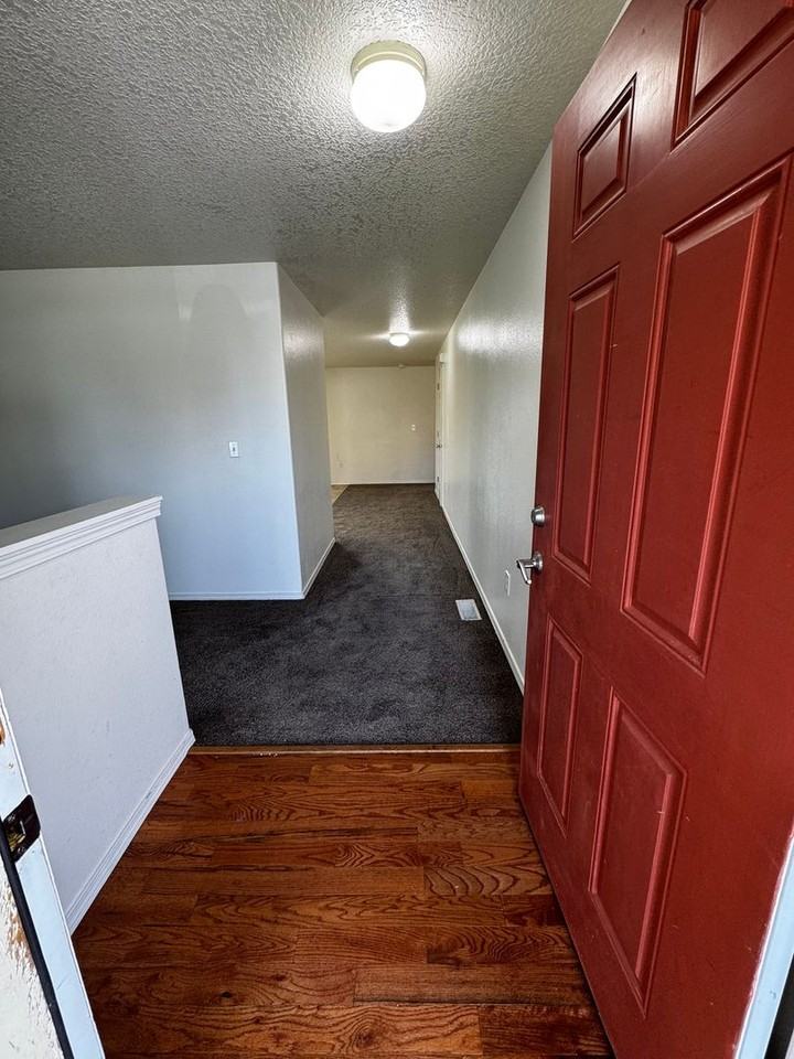 3401 W Mariner Ln - Photo 3 of 30