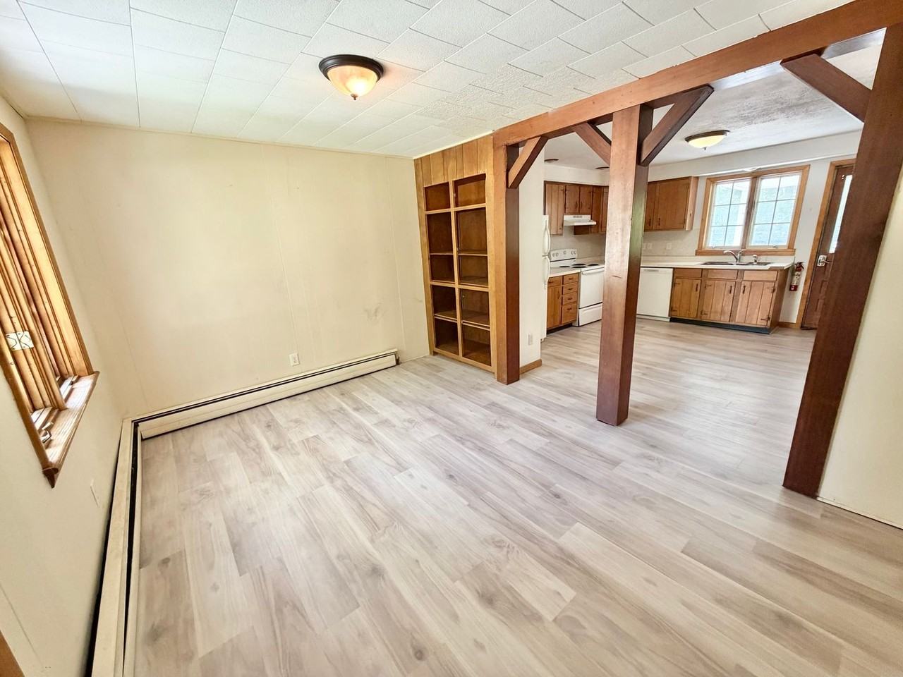 203 Maple St - Photo 4 of 24