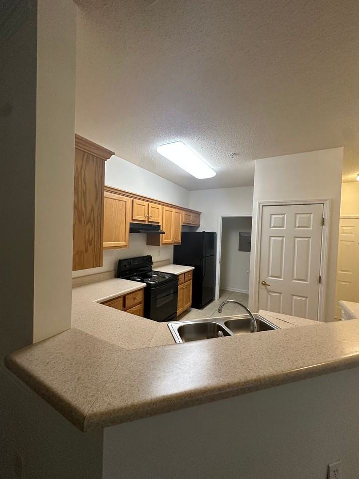 Claridge Gate Apartments - Photo 4 of 23