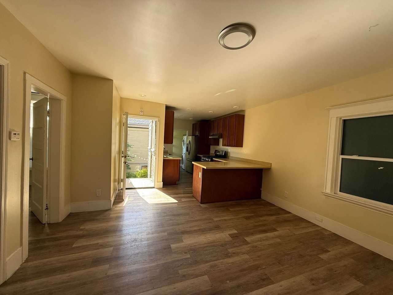 2535 Filbert St - Photo 3 of 27
