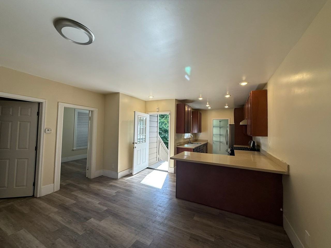 2535 Filbert St - Photo 5 of 27