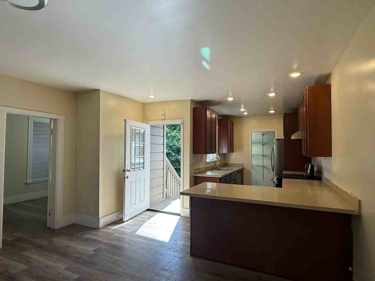 2535 Filbert St - Photo 7 of 27