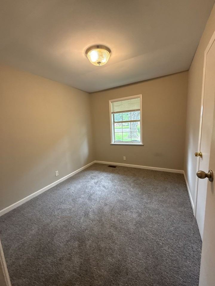 1307 Gentry Ter - Photo 6 of 11