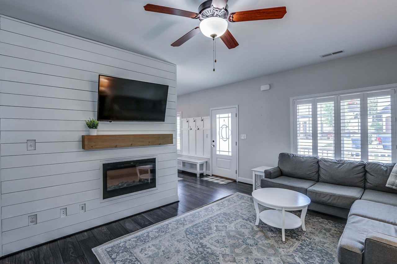 105 Ridgeline Ln - Photo 5 of 38