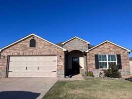 featured image of 913 N Donald Way