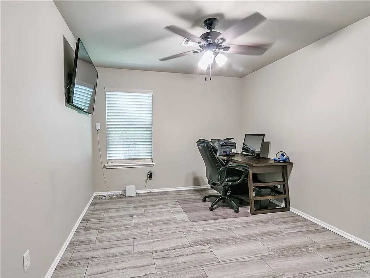 913 N Donald Way - Photo 4 of 25