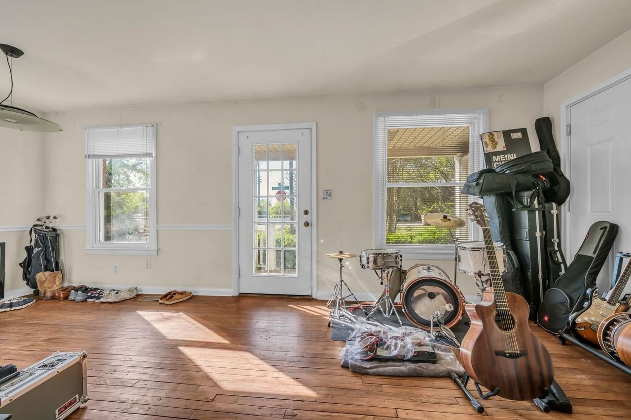 3507 Marlborough Ave - Photo 3 of 10
