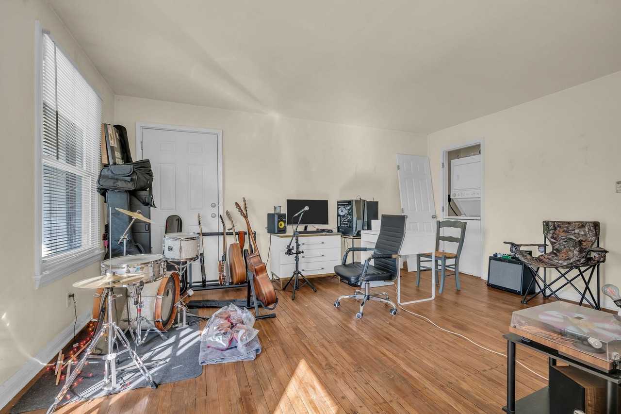3507 Marlborough Ave - Photo 4 of 10