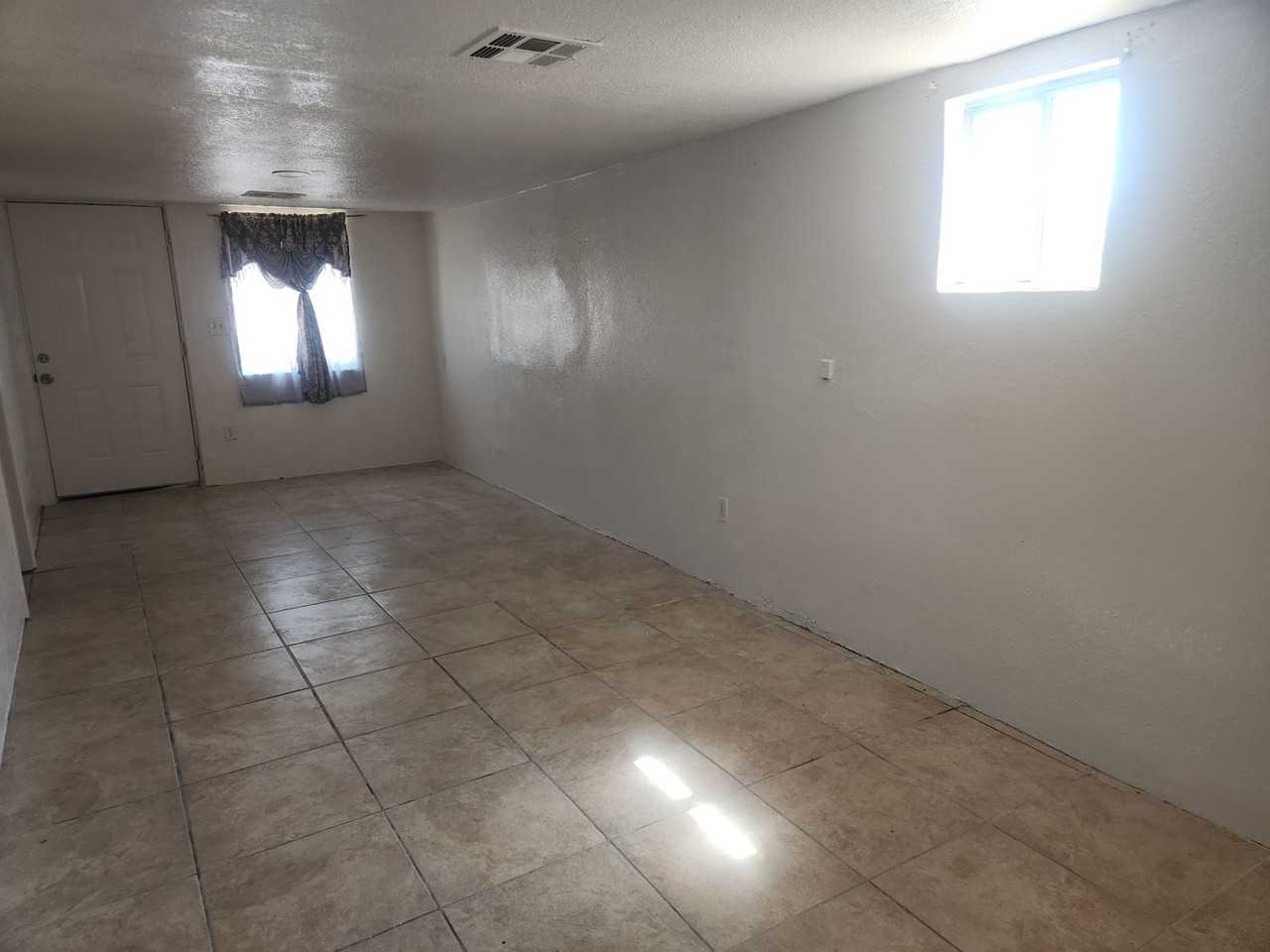 903 W Yuma St - Photo 4 of 13