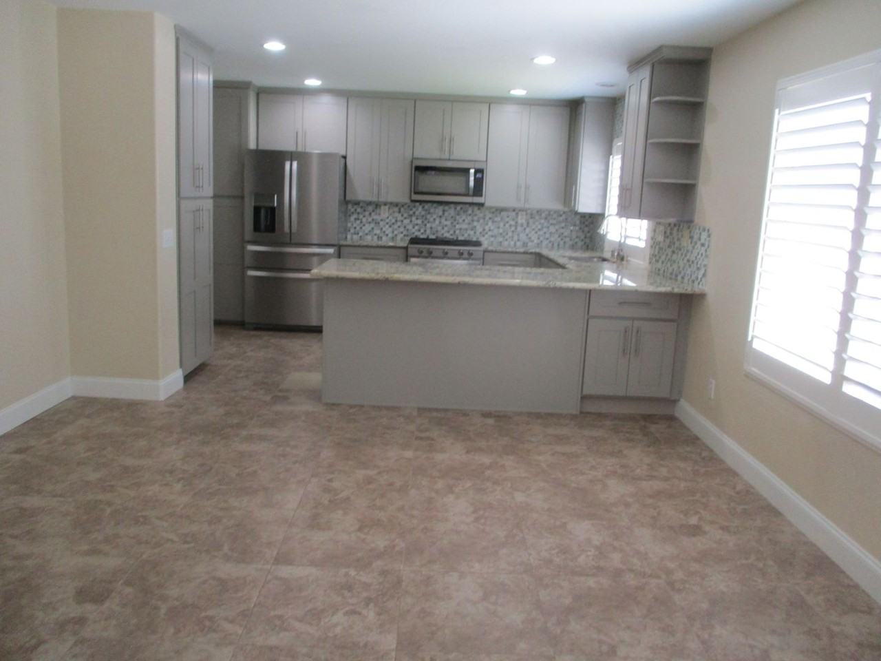 1411 Livingston St - Photo 4 of 20