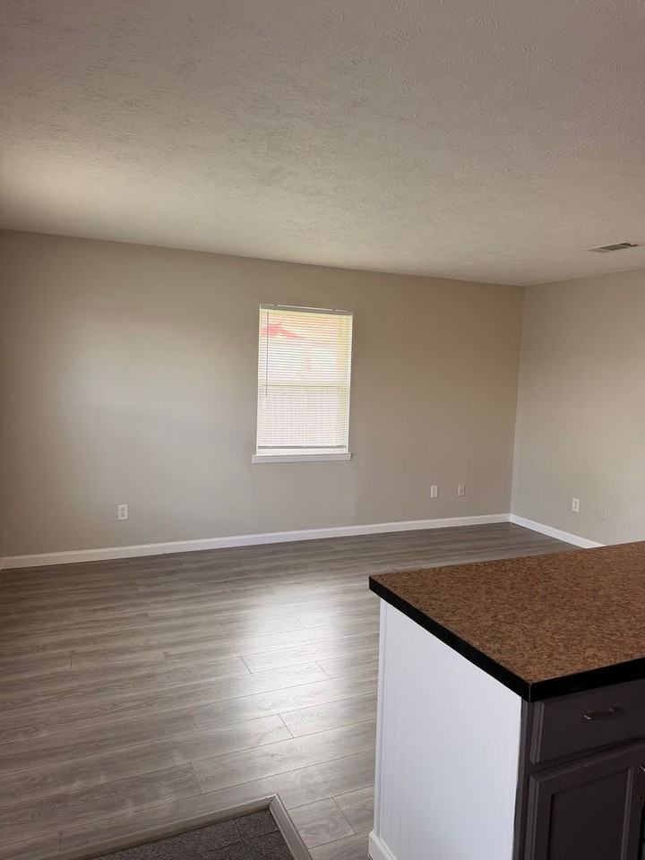 6218 Hilltop Ave #C - Photo 3 of 10
