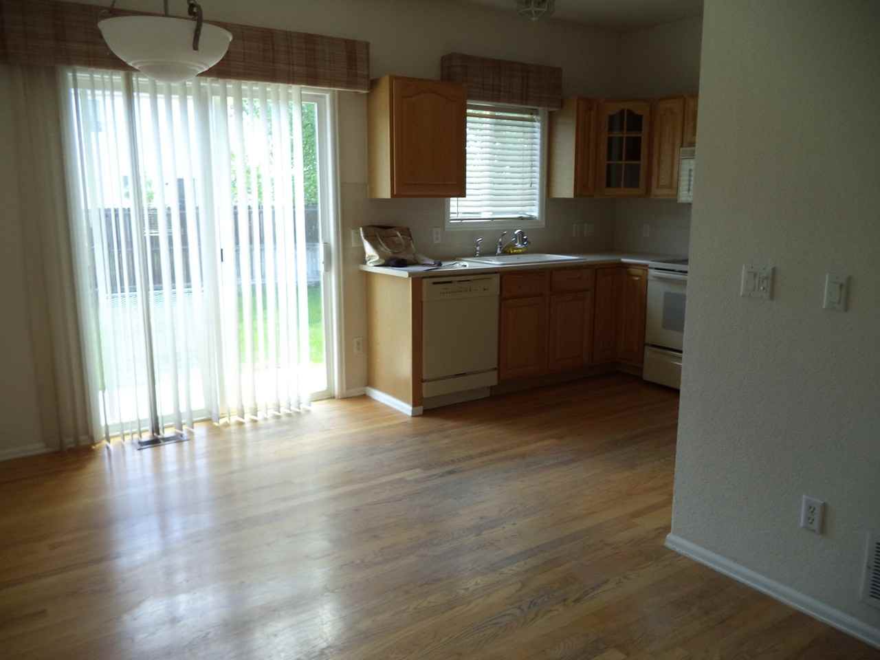8936 Copeland St - Photo 6 of 20