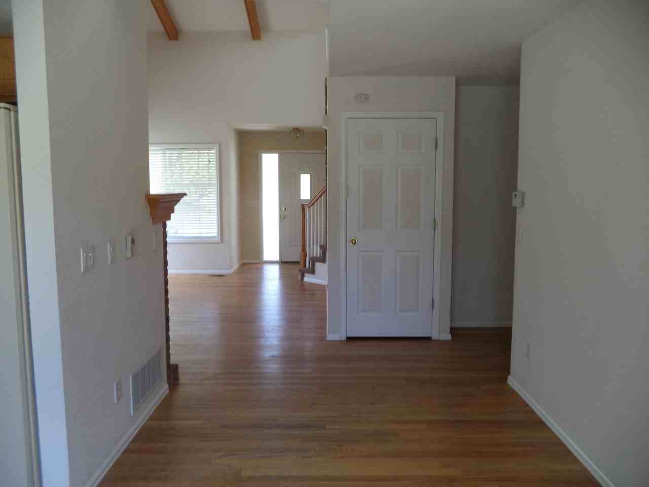 8936 Copeland St - Photo 7 of 20