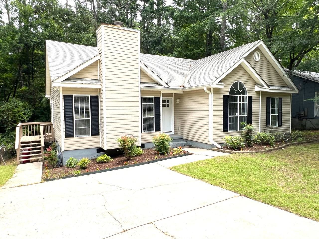 542 Loblolly Ln - Photo 2 of 22