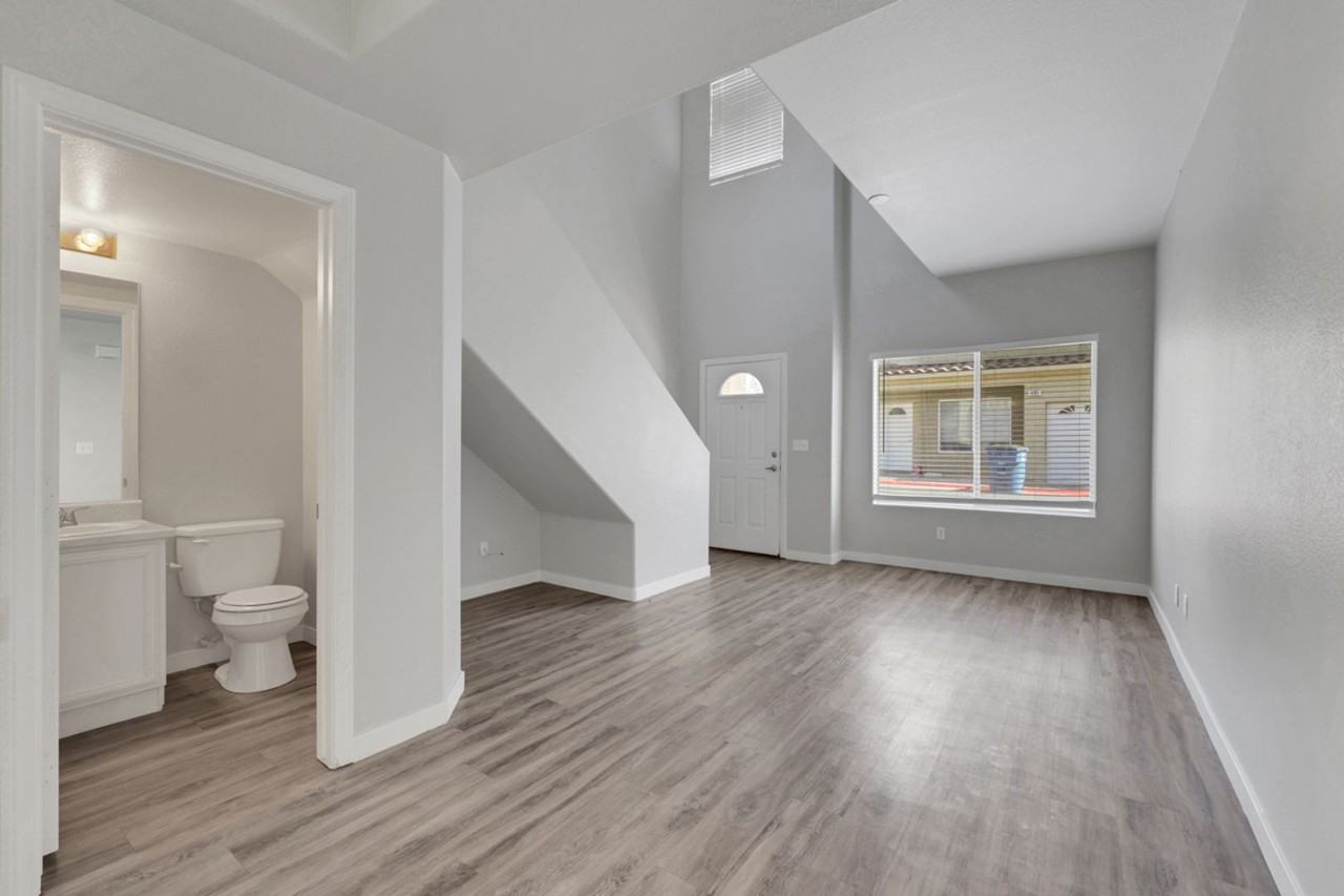 496 Baby Eagle St - Photo 3 of 20