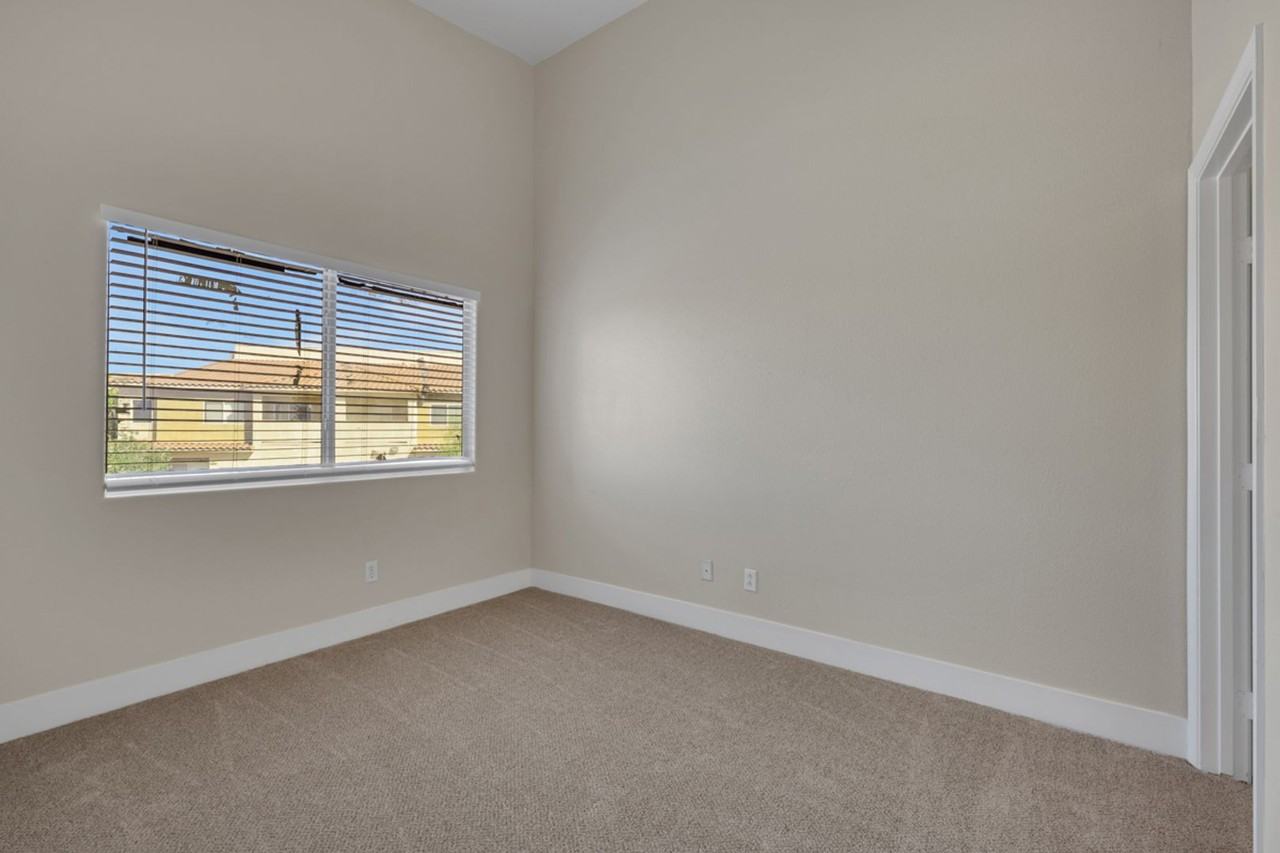 479 Eagle Egg St - Photo 5 of 19