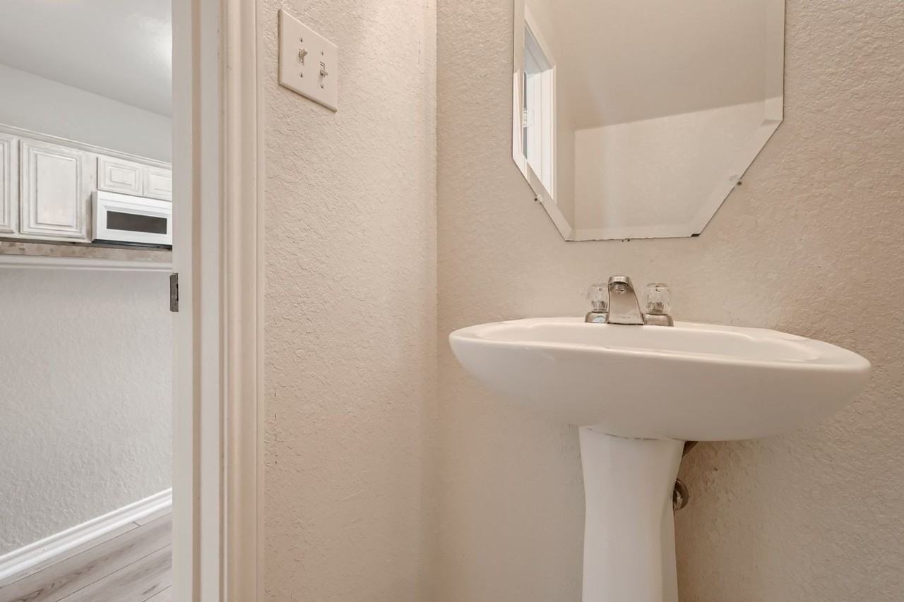 6406 Ithaca Fls - Photo 4 of 11