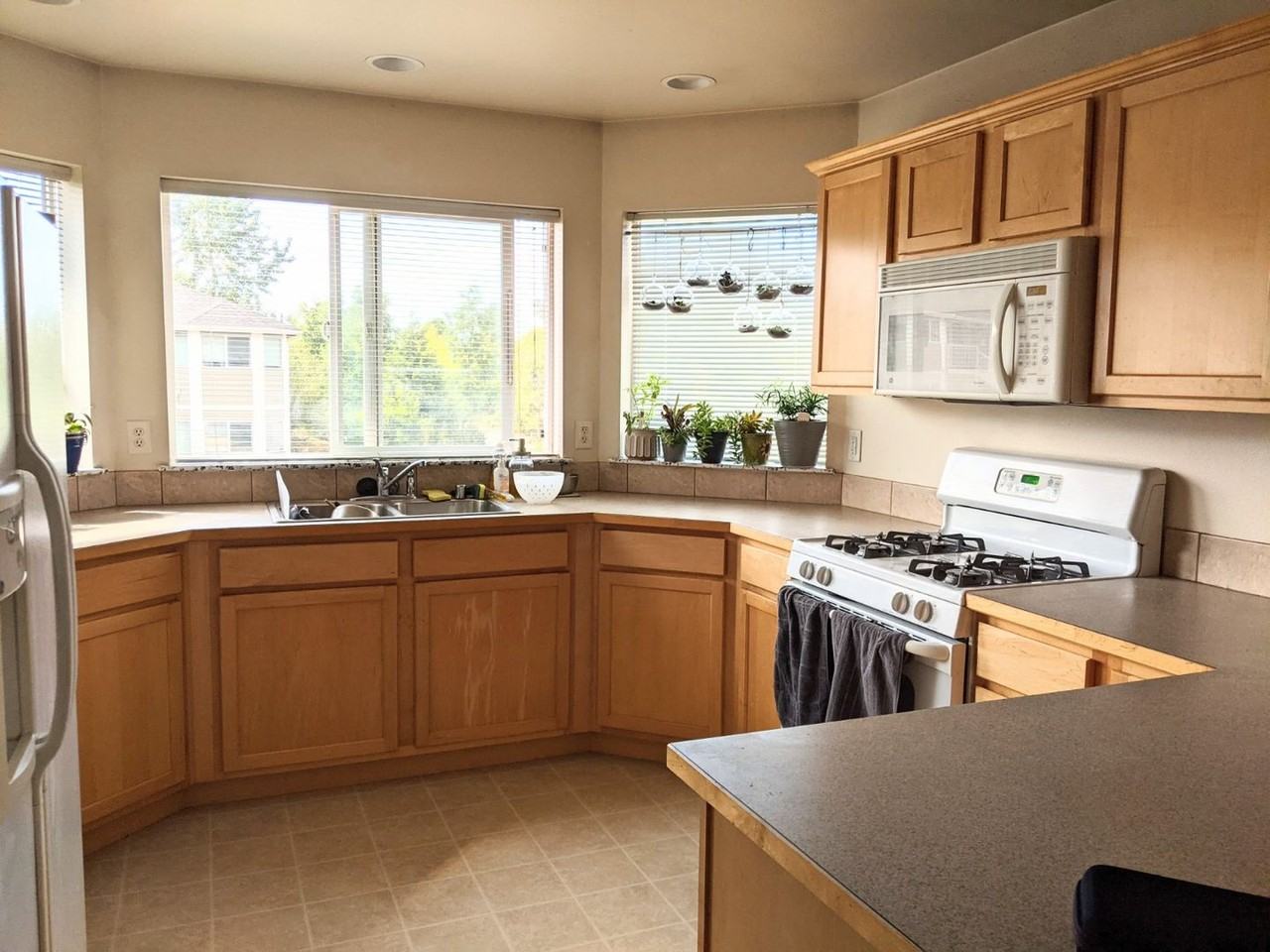 4160 Deemer Rd #201 - Photo 6 of 23