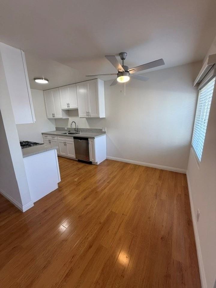 459 Orange Ave #9 - Photo 3 of 10