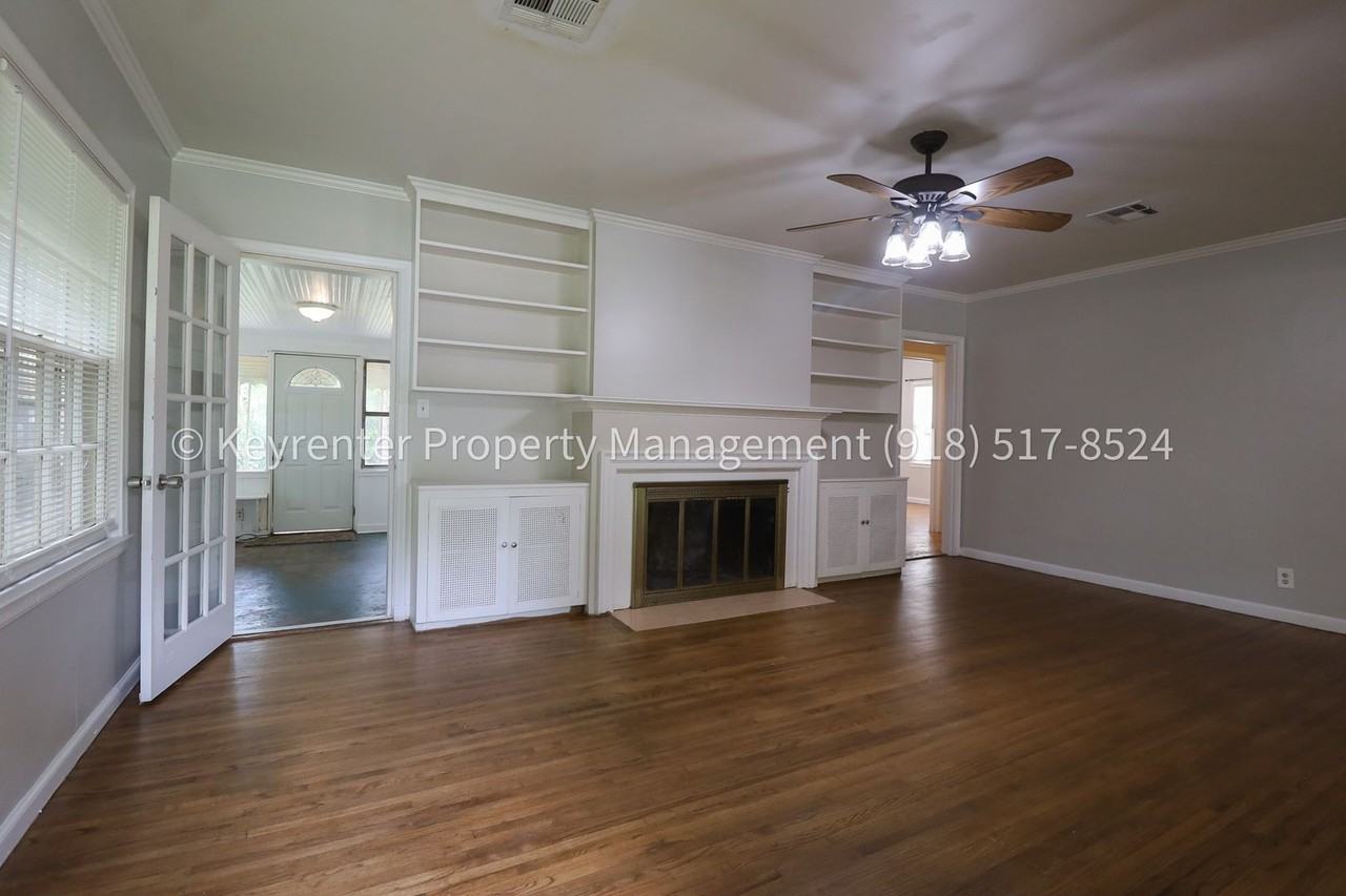 3322 E 23rd St - Photo 5 of 32