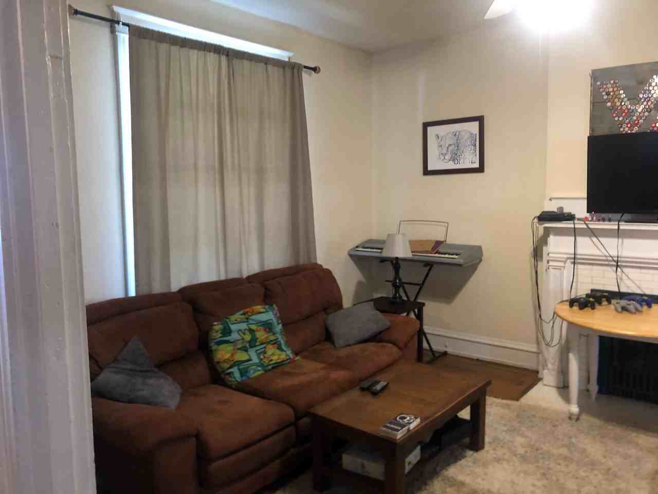 2829 W Grace St - Photo 2 of 8