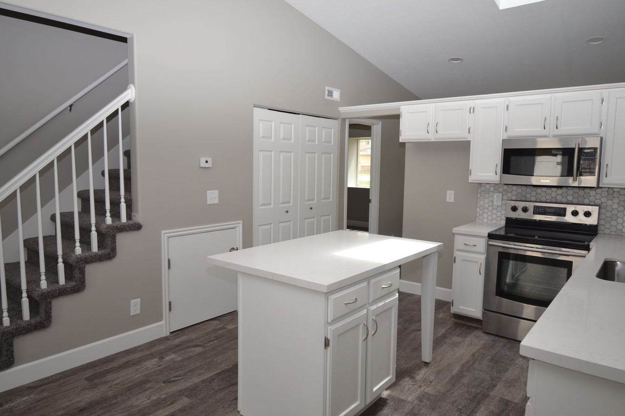 4785 W Old Church Ct - Photo 2 of 13