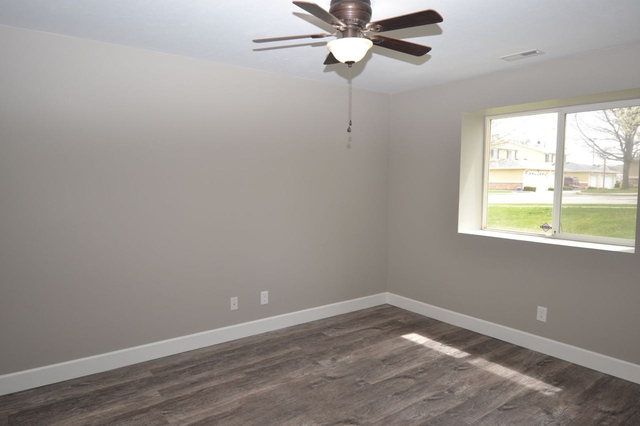 4785 W Old Church Ct - Photo 6 of 13