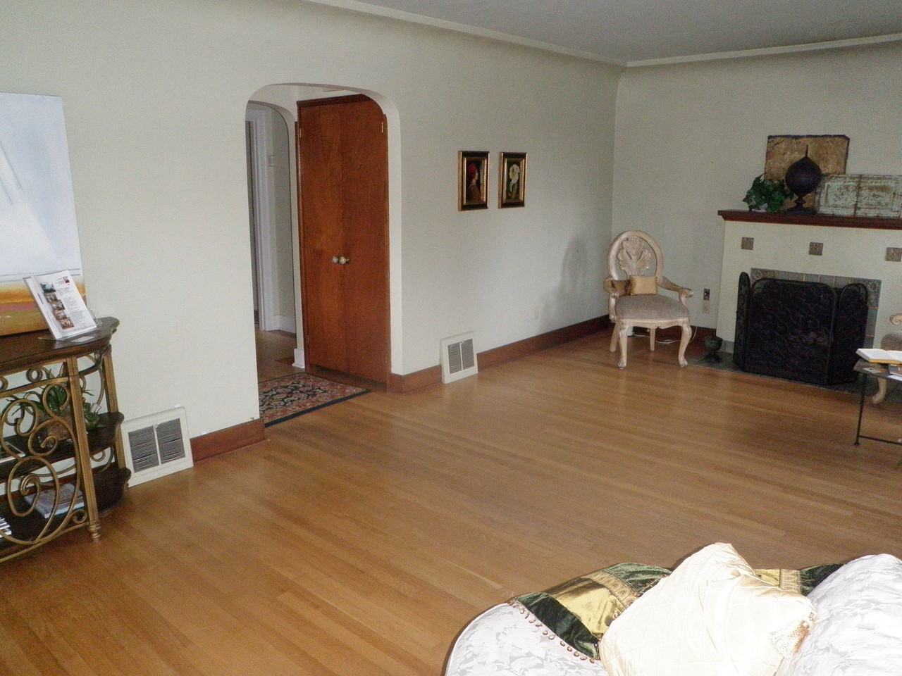 9628 8th Ave Ne - Photo 4 of 14