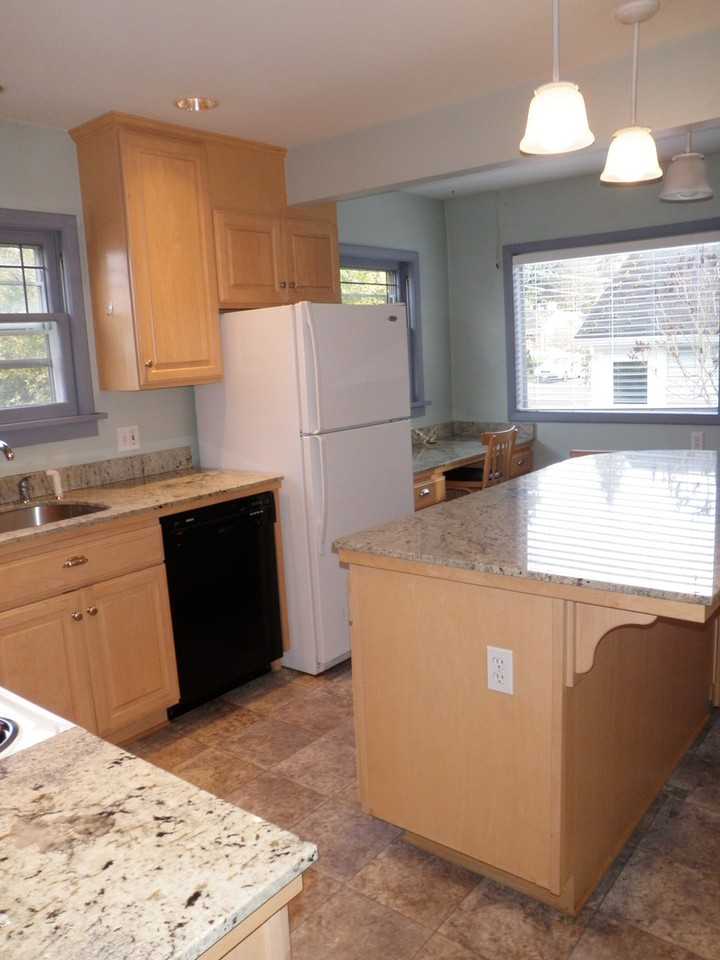9628 8th Ave Ne - Photo 5 of 14