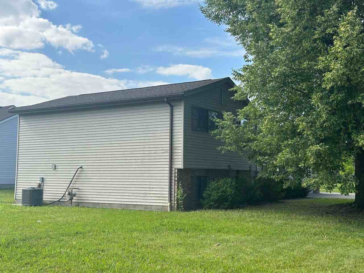 4472 Ramsdell Dr - Photo 3 of 20