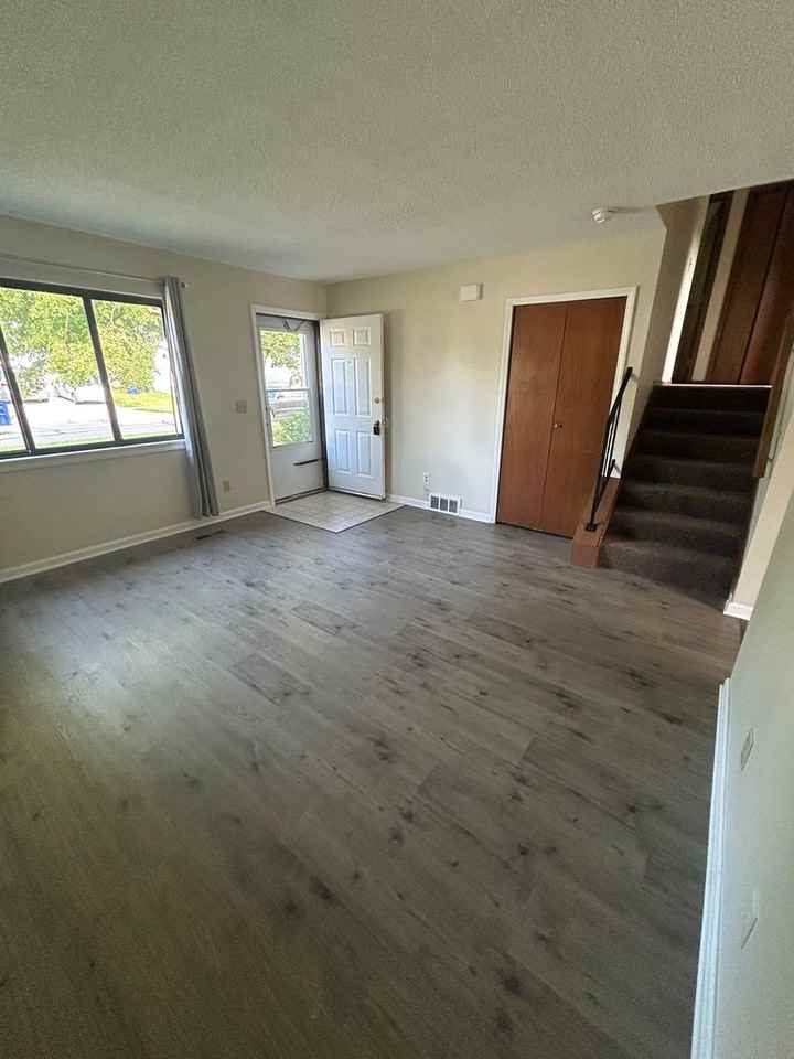 4472 Ramsdell Dr - Photo 5 of 20