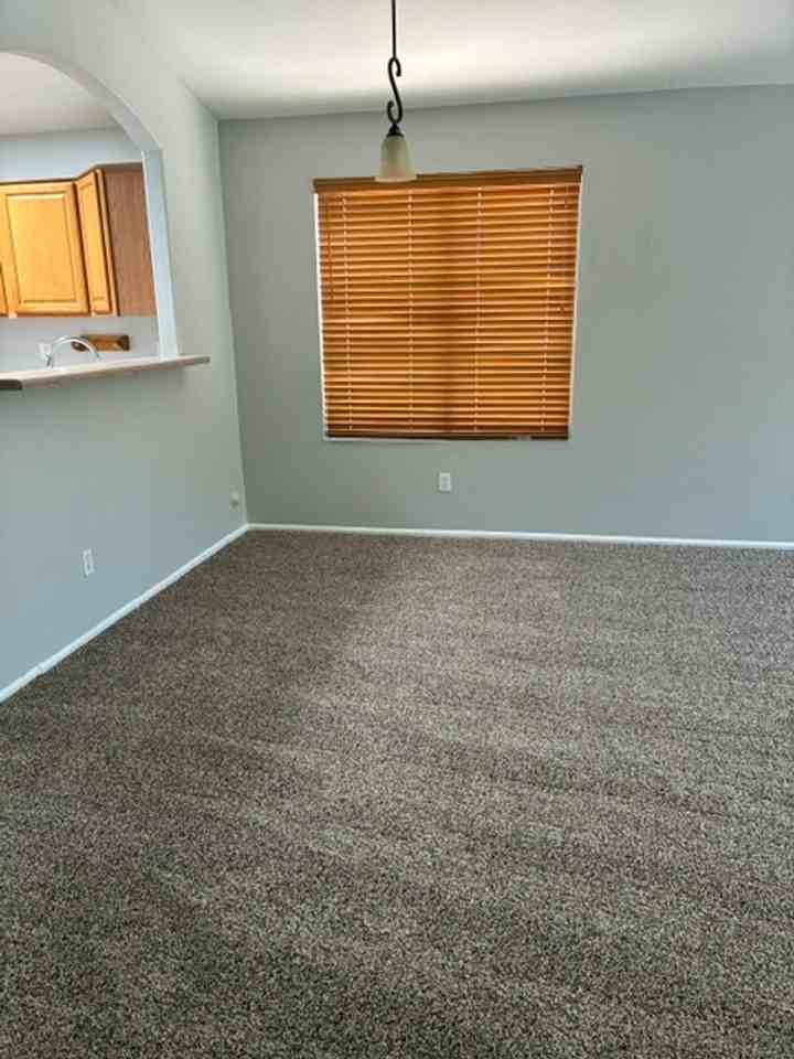 529 E Cantebria Dr - Photo 4 of 20