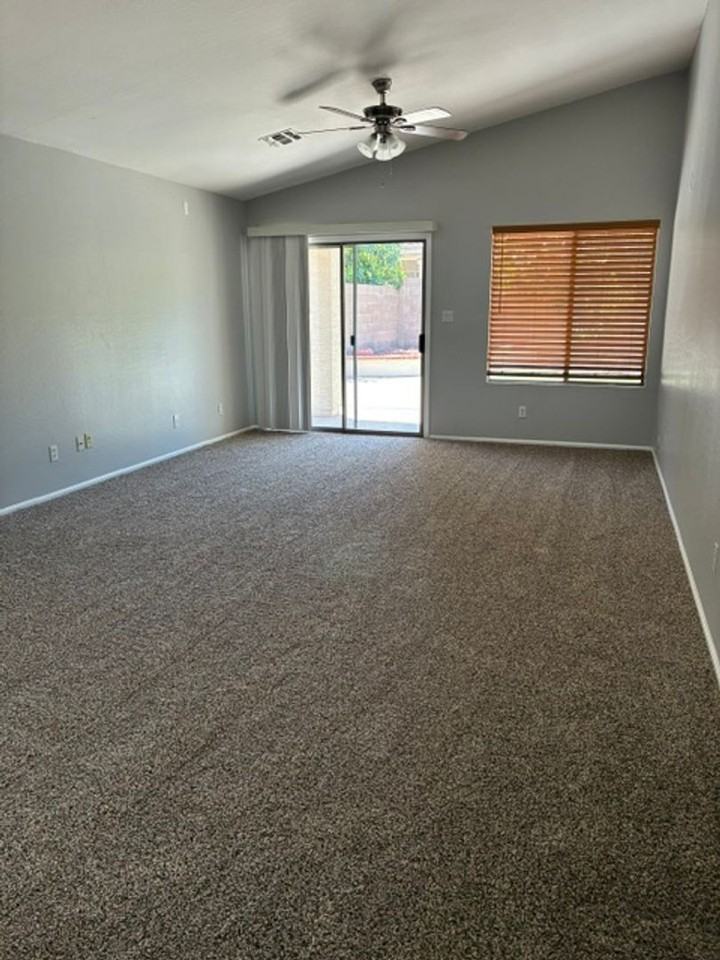529 E Cantebria Dr - Photo 5 of 20