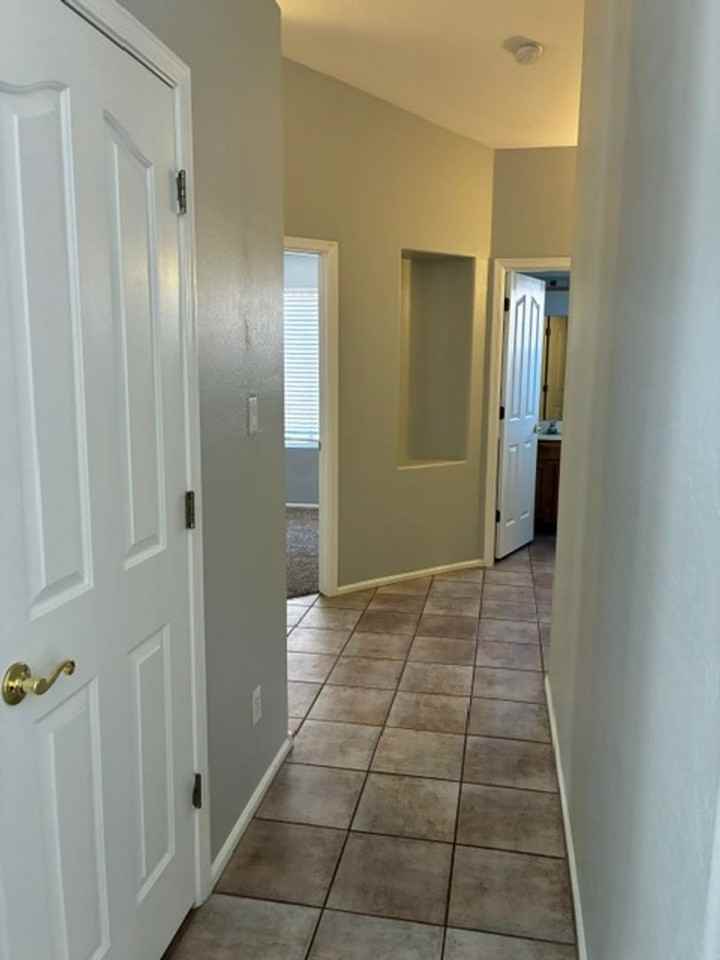 529 E Cantebria Dr - Photo 6 of 20