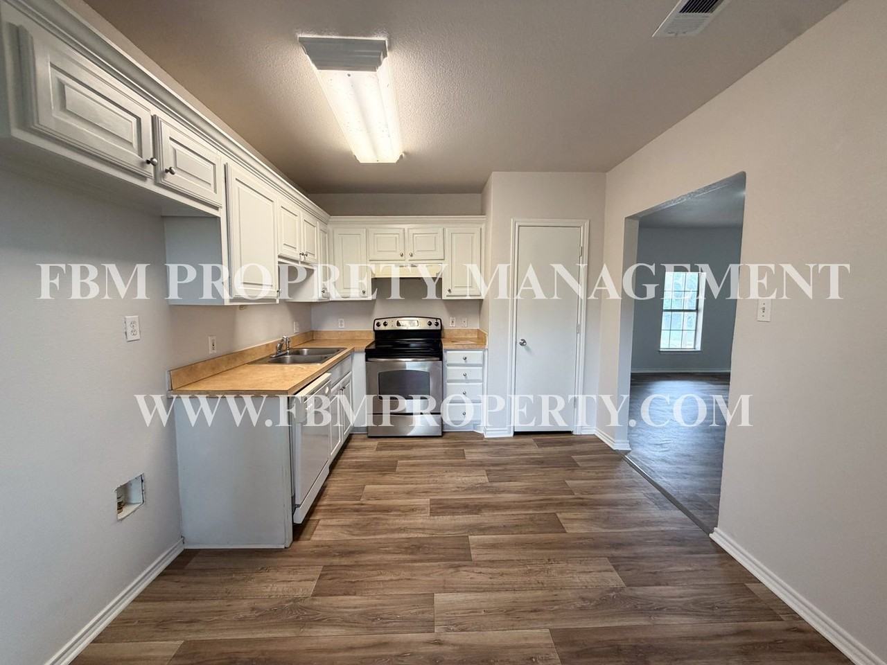 1309 N Clay St - Photo 4 of 17