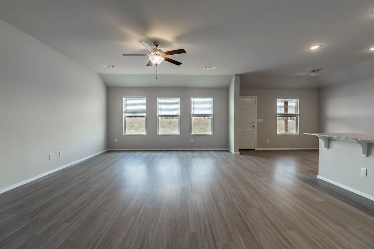 1721 Forest Dr - Photo 5 of 24
