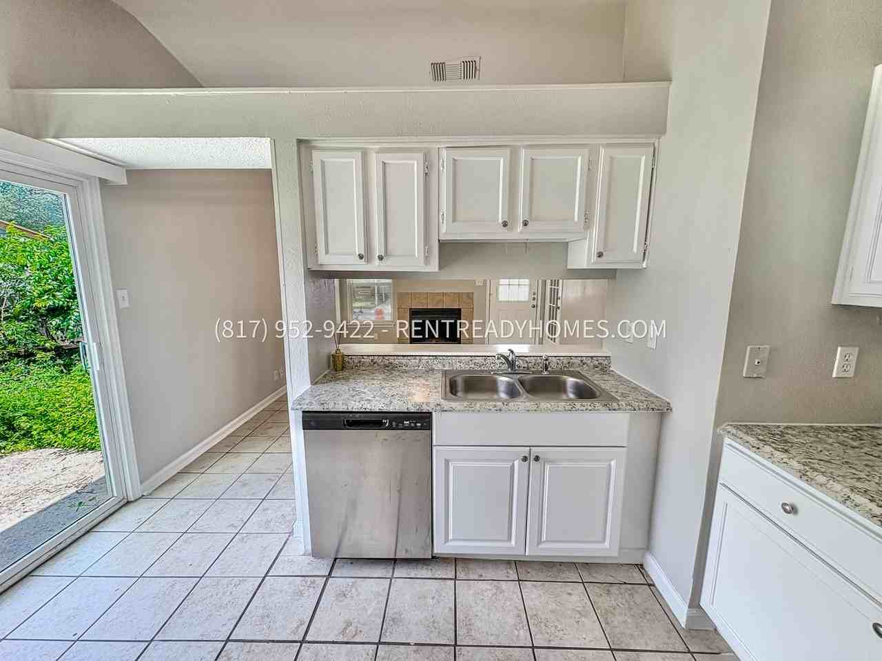 5840 Glacier Sun Dr - Photo 3 of 8