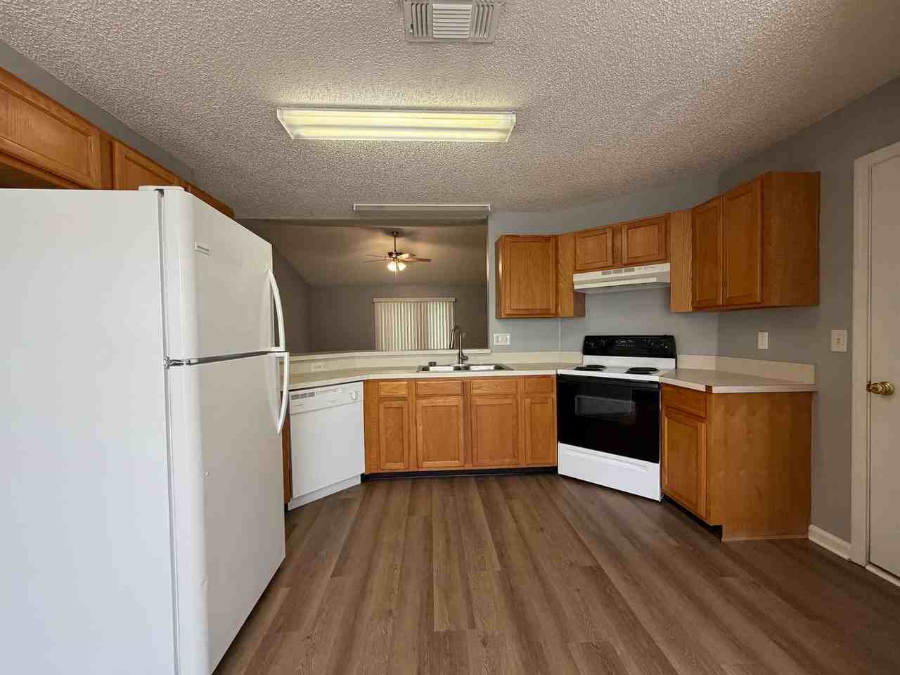 2716 Secret Harbor Dr - Photo 5 of 13