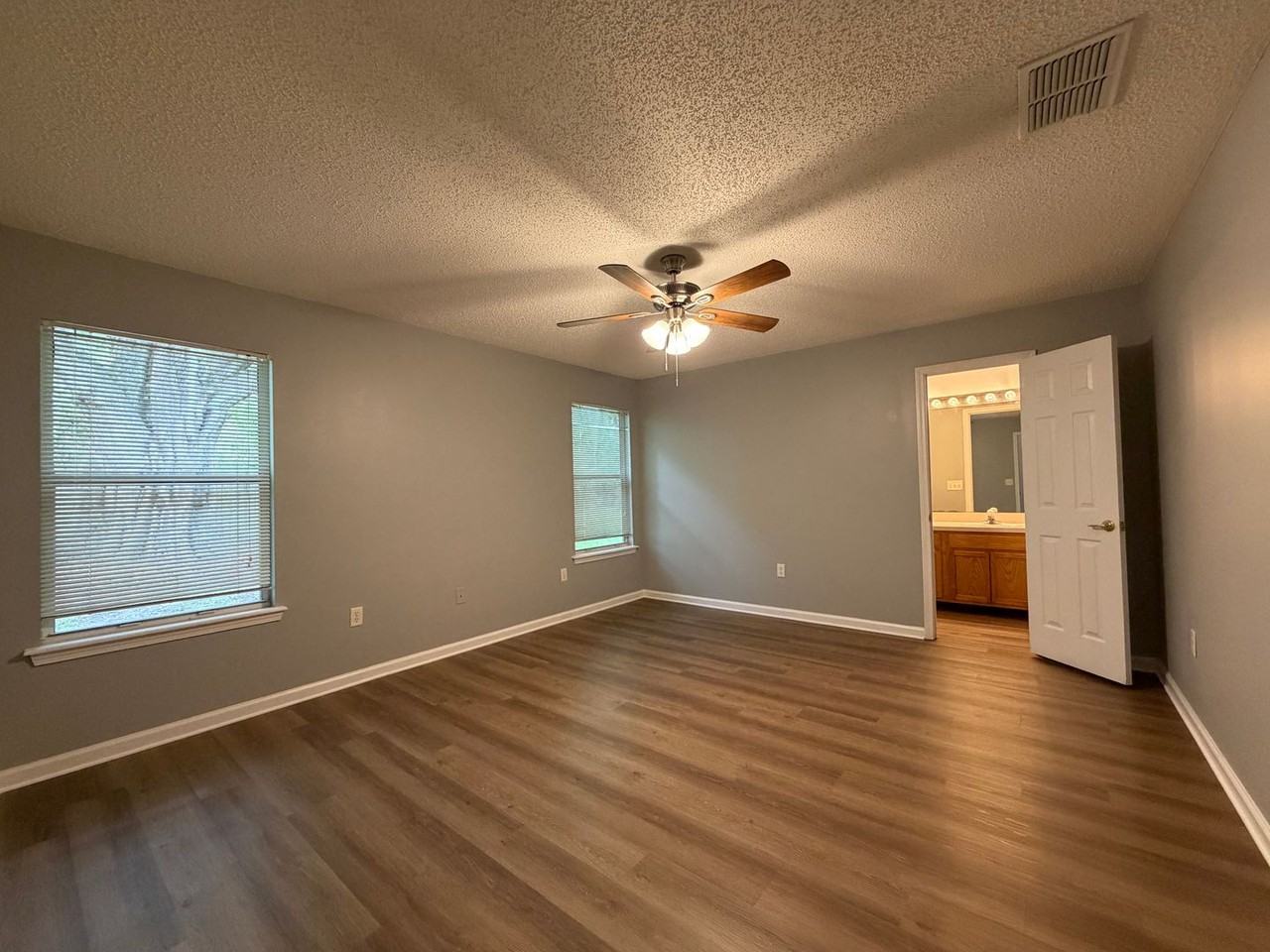 2716 Secret Harbor Dr - Photo 6 of 13