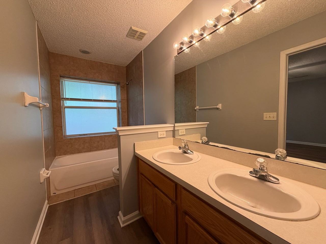 2716 Secret Harbor Dr - Photo 7 of 13